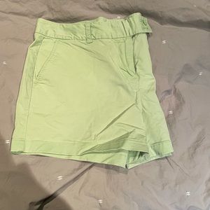 Vineyard Vines like green shorts